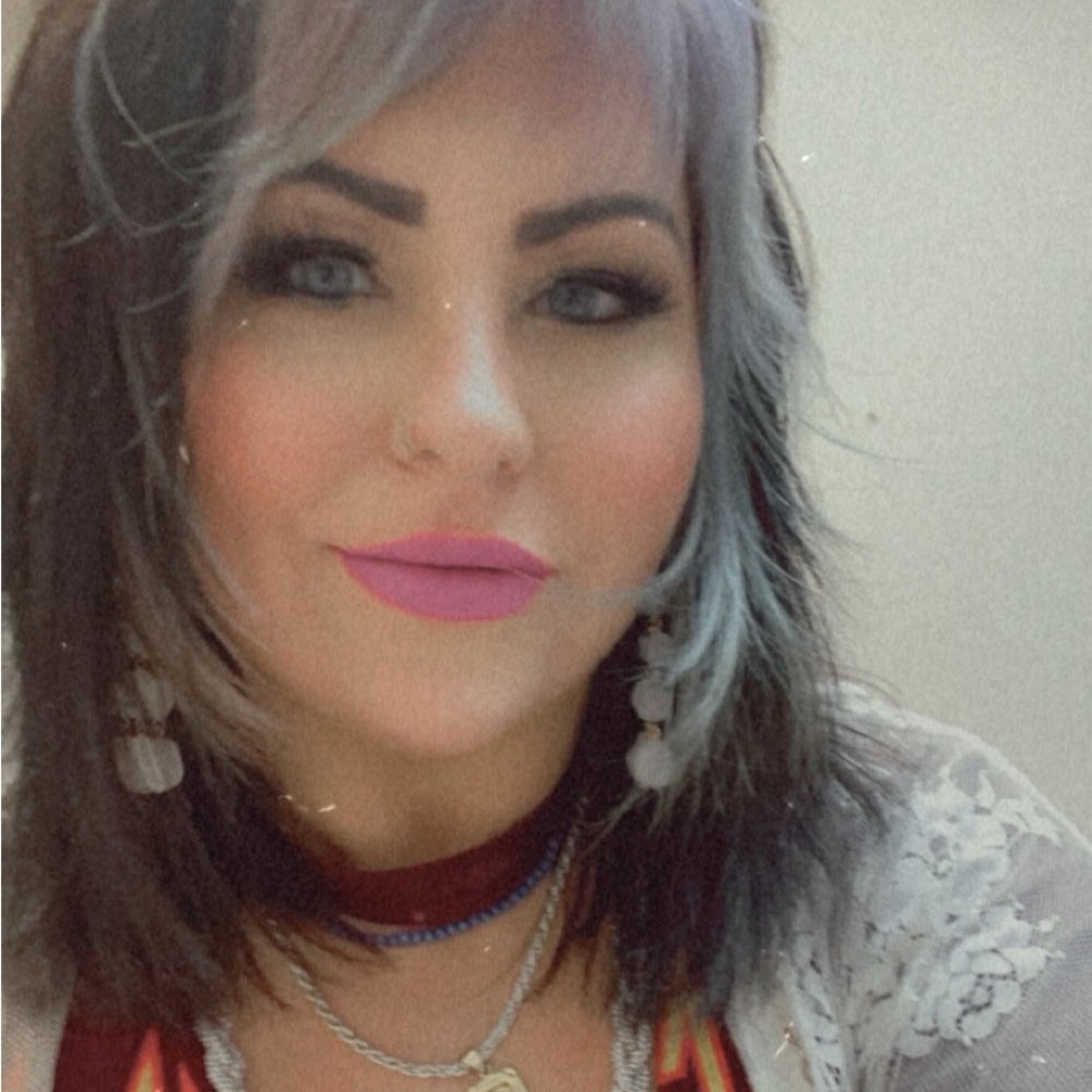 Meet your Posher, Crystal